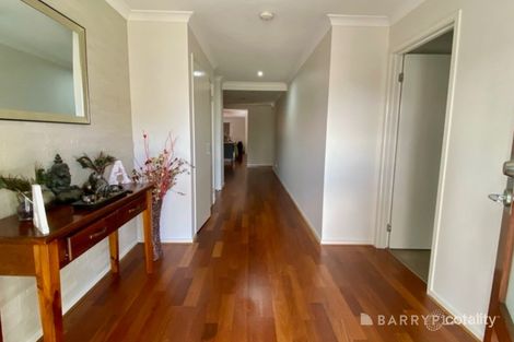 Property photo of 6 Joyfields Place Wollert VIC 3750