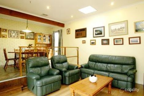 Property photo of 26 Cherry Orchard Rise Box Hill North VIC 3129