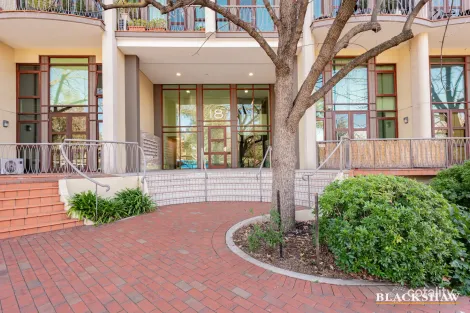 Property photo of 11/18 Captain Cook Crescent Griffith ACT 2603