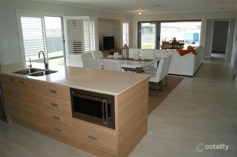 Property photo of 12 Brooker Close Hunterview NSW 2330
