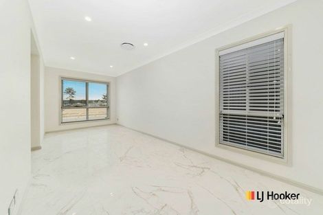 Property photo of 20 Marketsfield Avenue North Kellyville NSW 2155