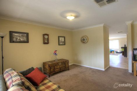 Property photo of 8 Sheffield Road Wattle Grove WA 6107