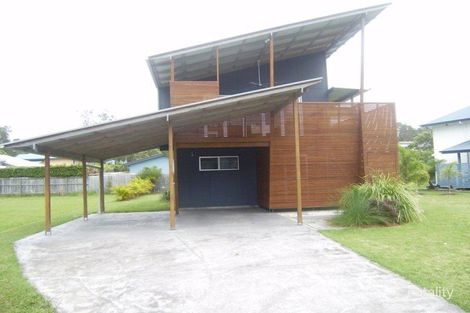 Property photo of 32 Muskheart Circuit Pottsville NSW 2489