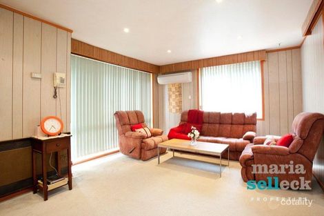 Property photo of 36 Bennelong Crescent Macquarie ACT 2614