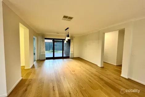 Property photo of 21 Ramsgate Crescent Truganina VIC 3029