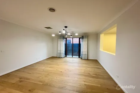 Property photo of 21 Ramsgate Crescent Truganina VIC 3029