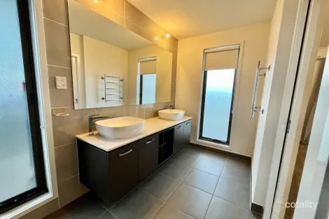 Property photo of 21 Ramsgate Crescent Truganina VIC 3029