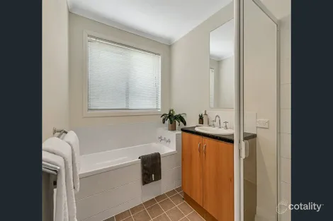Property photo of 22 Barton Circuit Mount Barker SA 5251