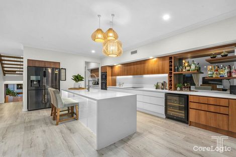 Property photo of 15 Nelson Place Carindale QLD 4152