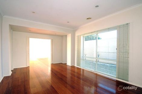 Property photo of 27 Marinique Drive Aspendale Gardens VIC 3195