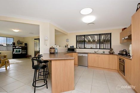 Property photo of 2 Fernlee Court Woongarrah NSW 2259