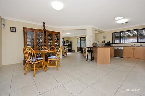 Property photo of 2 Fernlee Court Woongarrah NSW 2259