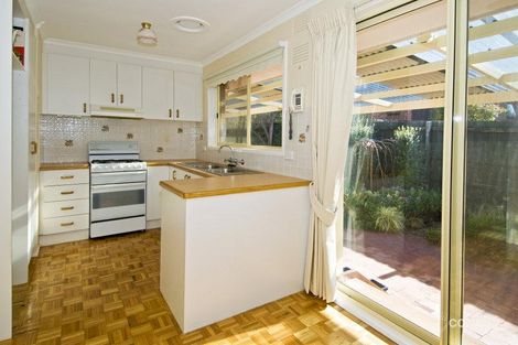 Property photo of 2/7 McDowell Street Greensborough VIC 3088