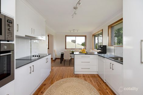 Property photo of 8 Barrymount Crescent Mount Lofty QLD 4350
