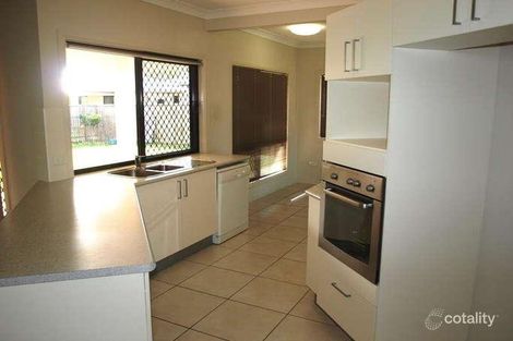 9 Bluff St, Bushland Beach, QLD 4818