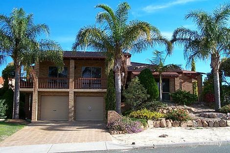 4 Moore Gdns, Kardinya, WA 6163