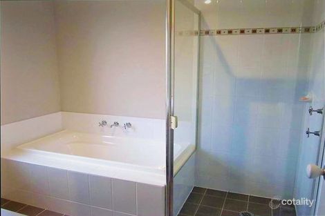 Property photo of 19 Bendoura Crescent Flinders NSW 2529