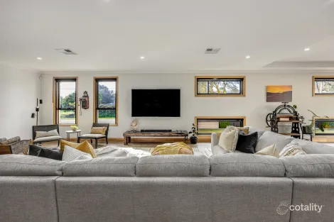 Property photo of 36 Macquarie Parade Meadows SA 5201