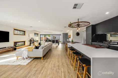 Property photo of 36 Macquarie Parade Meadows SA 5201