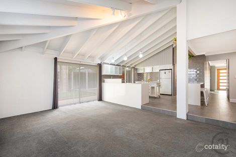Property photo of 5 Flinton Court Halls Head WA 6210
