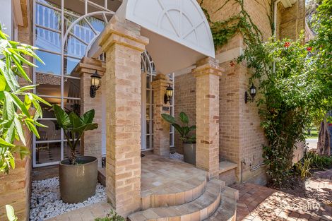 Property photo of 4 Kathryn Crescent Dalkeith WA 6009