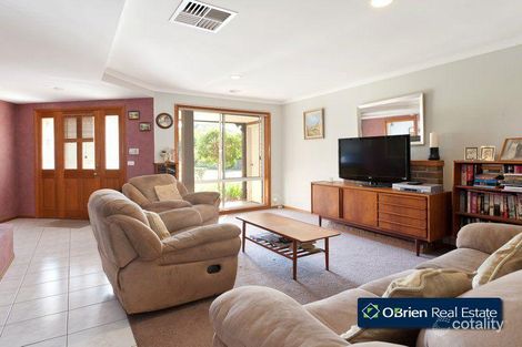 Property photo of 8 Carroll Court Narre Warren VIC 3805
