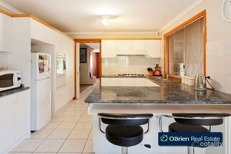 Property photo of 8 Carroll Court Narre Warren VIC 3805