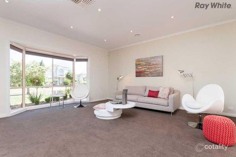 Property photo of 12 Camelot Place Hillside VIC 3037