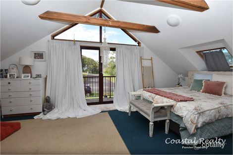 Property photo of 5 Coolangatta Street Coomba Park NSW 2428