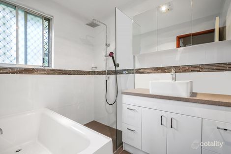 Property photo of 10 Elouera Crescent Woodbine NSW 2560