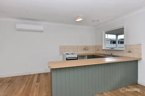 Property photo of 13 White Avenue Romsey VIC 3434