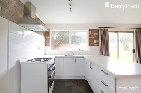 Property photo of 8 Kenmore Court Frankston VIC 3199