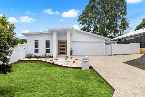 6 Majestic Dr, Pomona, QLD 4568