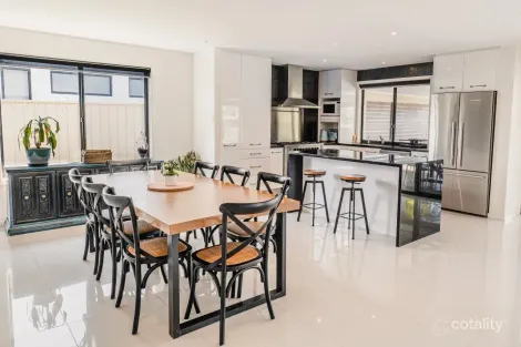 Property photo of 75 Hooker Boulevard Broadbeach Waters QLD 4218