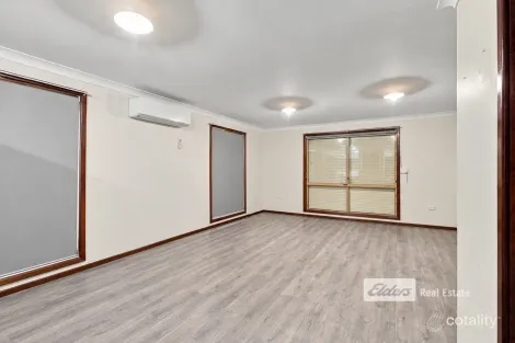 Property photo of 4 Mawson Place Withers WA 6230