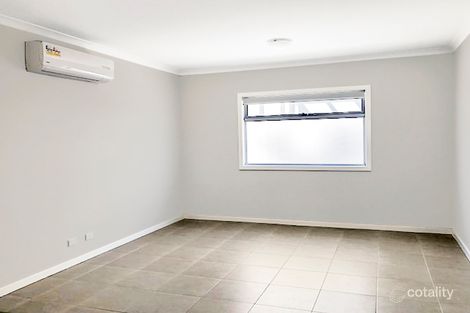 Property photo of 7 Axel Walk Cranbourne North VIC 3977