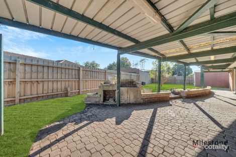Property photo of 1 Hume Court Cranbourne North VIC 3977