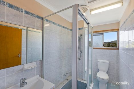 Property photo of 30 Alistair Avenue Forresters Beach NSW 2260