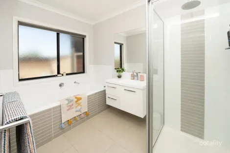 Property photo of 2 Hakea Street Swan Hill VIC 3585