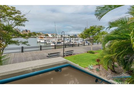 Property photo of 1/8 Goodwin Street Kangaroo Point QLD 4169