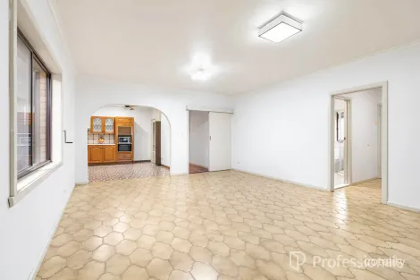 Property photo of 33 Botha Avenue Reservoir VIC 3073