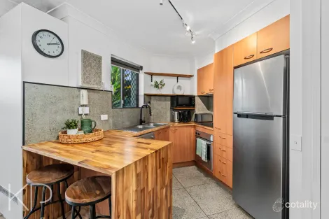 Property photo of 2/5 Fourth Avenue Burleigh Heads QLD 4220