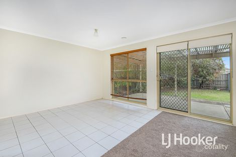 48 Henry Lawson Dr, Lynbrook, VIC 3975