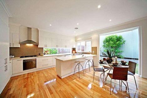 Property photo of 2/8 Glen Orme Avenue McKinnon VIC 3204