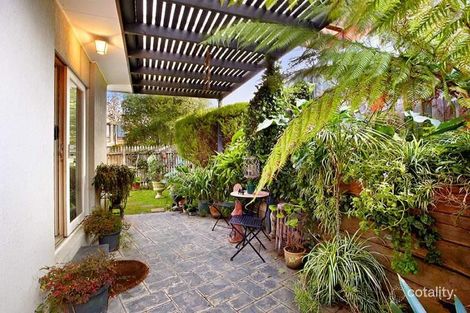 Property photo of 17 Bartram Rise Viewbank VIC 3084