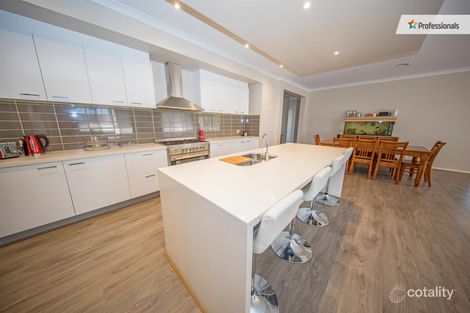 Property photo of 35 Marong Avenue Eynesbury VIC 3338