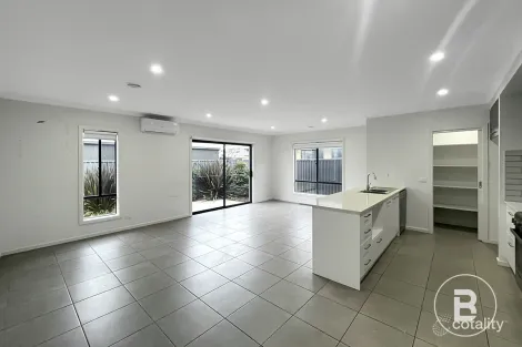 Property photo of 14 Obrien Drive Alfredton VIC 3350