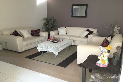 Property photo of 1 Bronson Circuit Cranbourne North VIC 3977