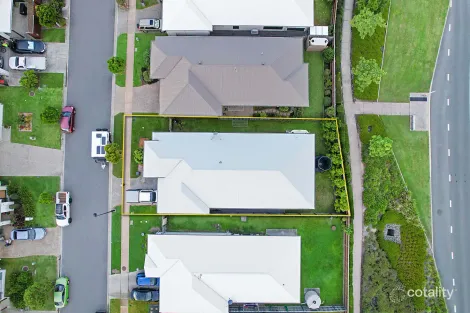 Property photo of 33 Olive Circuit Caloundra West QLD 4551