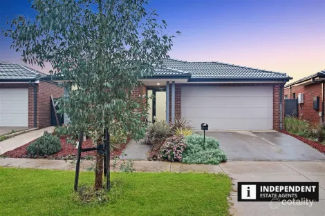 12 Totterdown St, Strathtulloh, VIC 3338